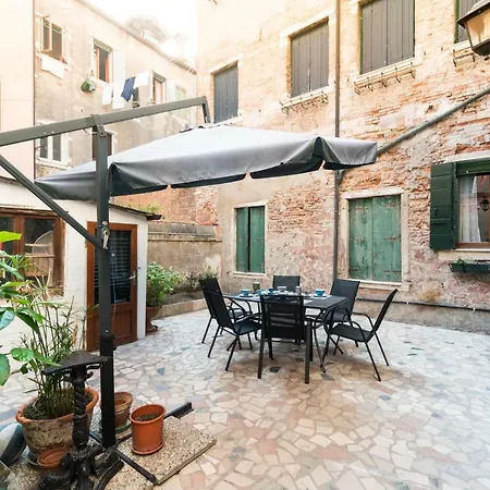 Apartment Camargherite