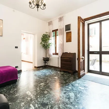 Apartment Camargherite *