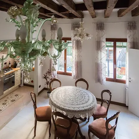 Camargherite Apartment